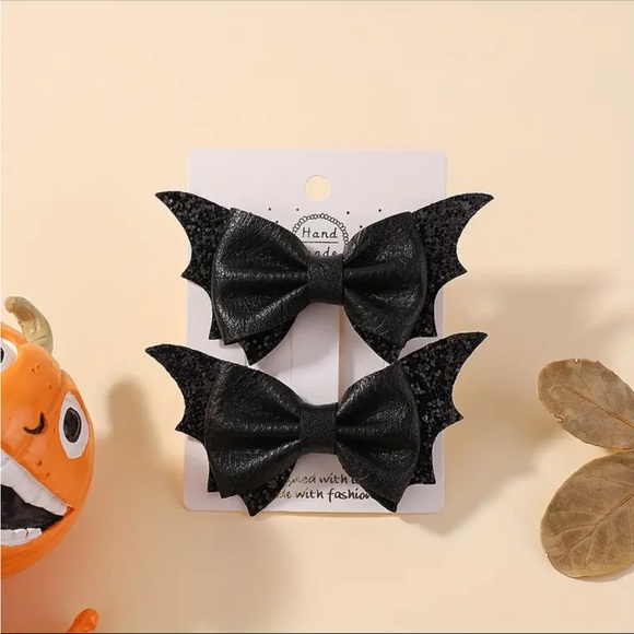 Sparkly Bat Bow Halloween Hair Clips 2 Pcs - Picture 2 of 11